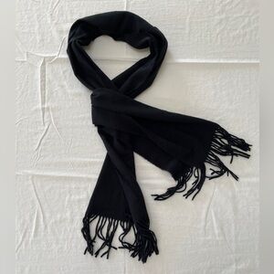 Like New! Geoffrey Beene Black Cashme Scarf